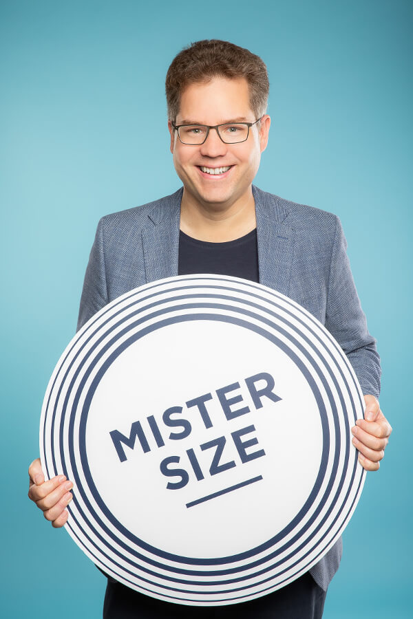 Jan Vinzenz Krause s logom MISTER SIZE